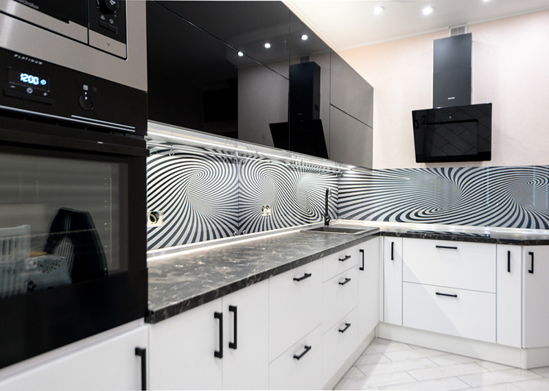 Кухня с крашеными фасадами на заказ в Одессе