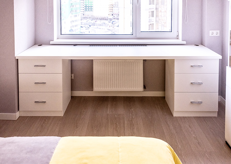 Письменный стол на заказ в Одессе