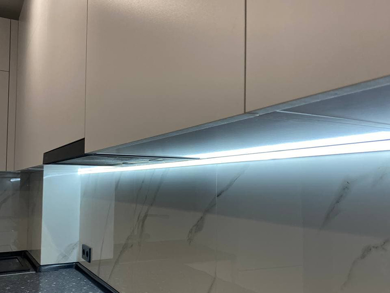 подсветка на кухонной мебели