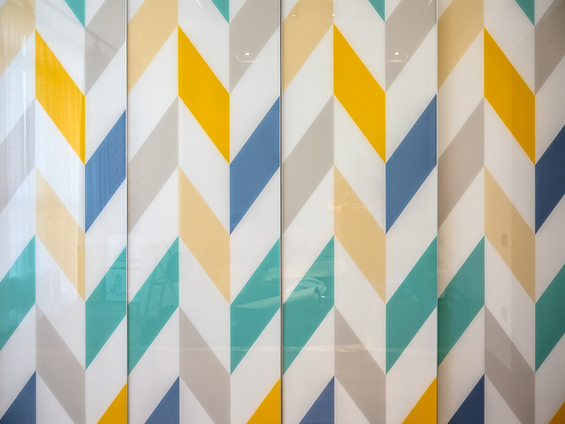 Рисунок на шкафе купе